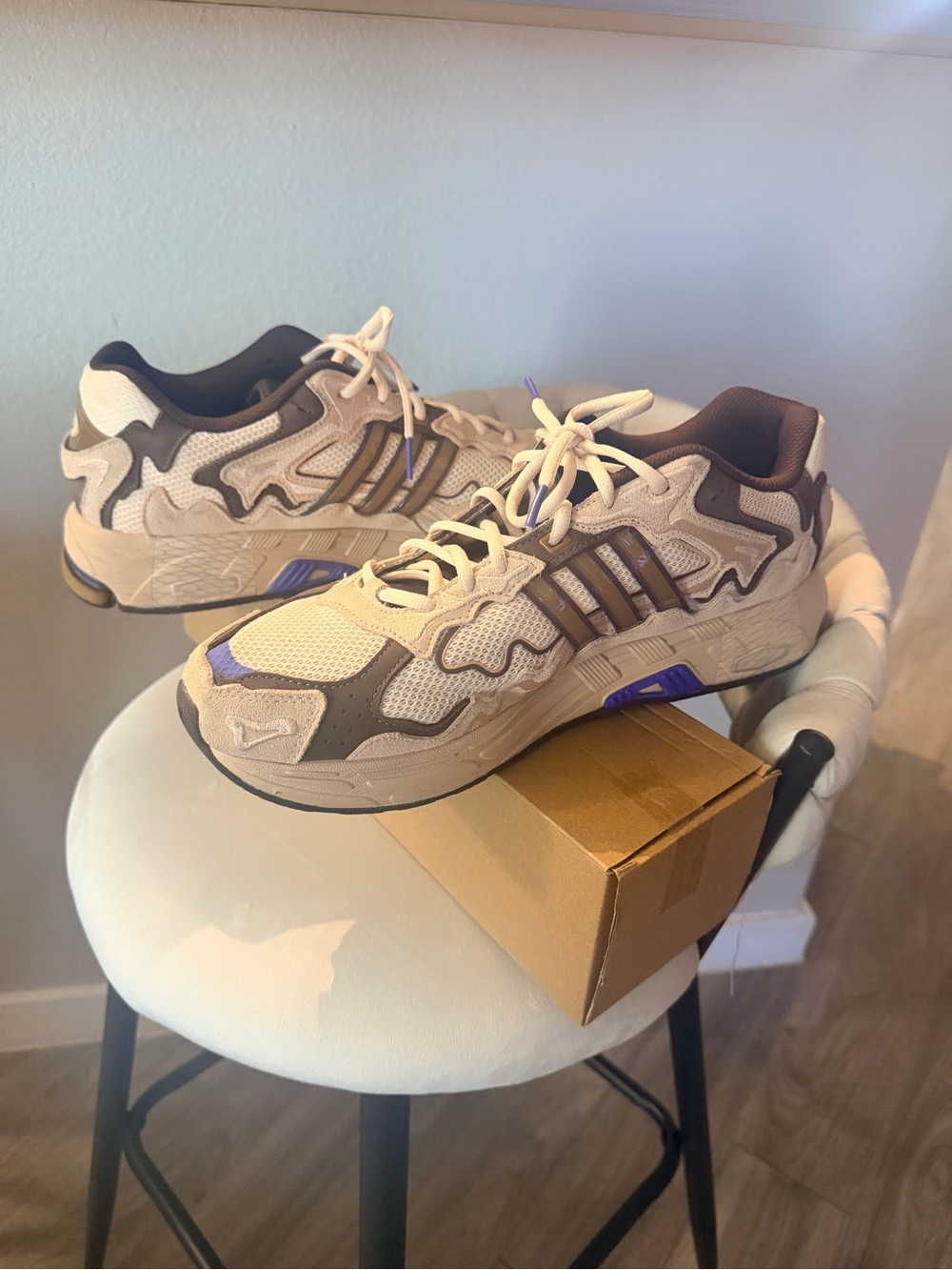 Adidas bad bunny response CL paso fino